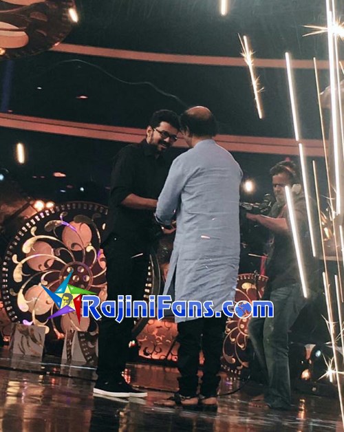 Rajinikanth vikatan2017 22