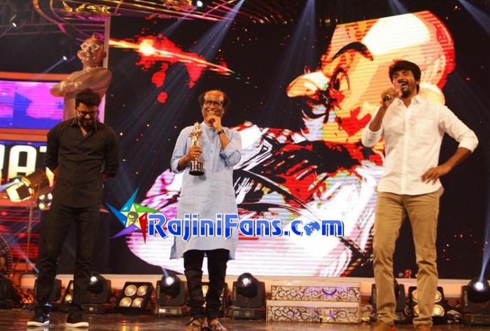 Rajinikanth vikatan2017 5