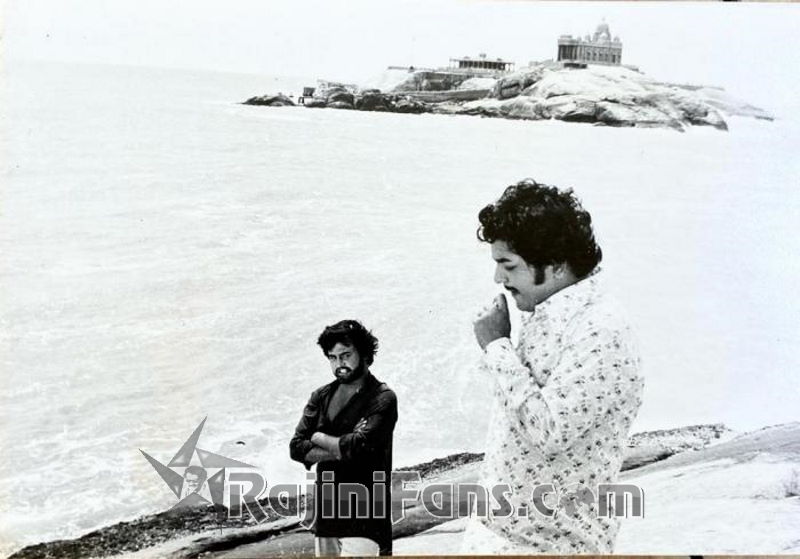 Bhuvana Oru Kelvikuri (1977) photo 20