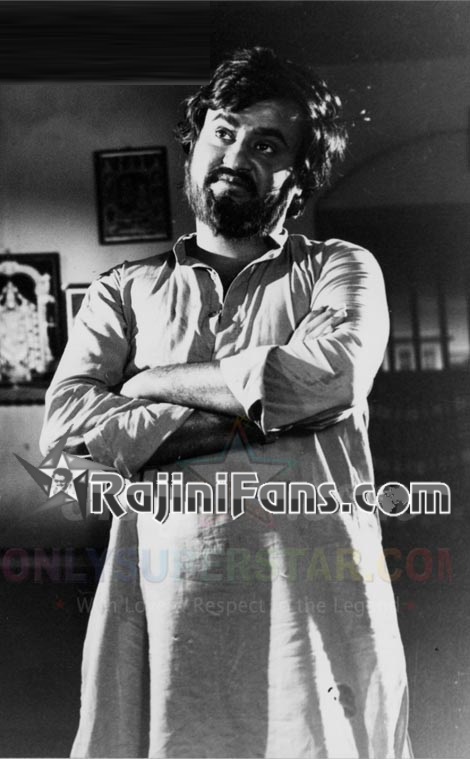 Bhuvana Oru Kelvikuri (1977) photo 9