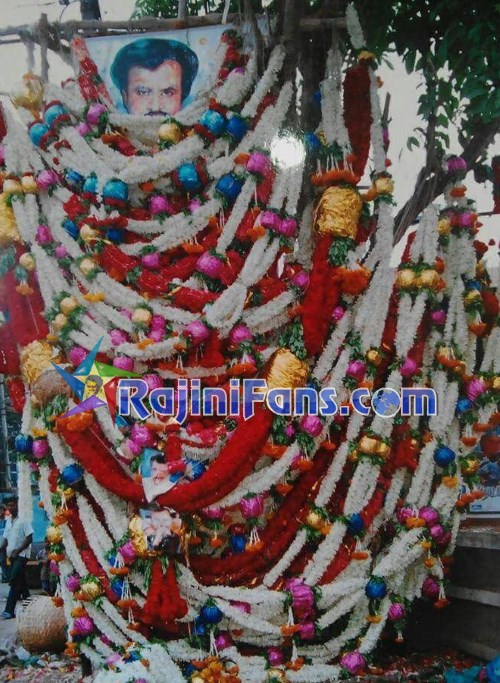 Superstar Rajinikanth Bangalore Theater Cut Outs, Banners & Posters (Part 4) - Rajinifans.com photo 75