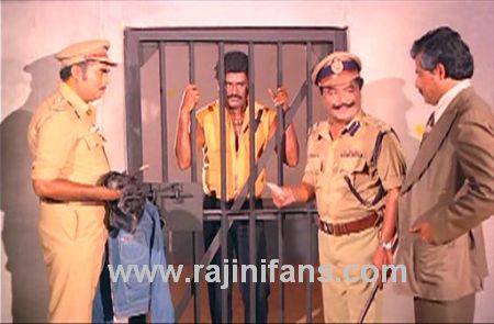 Moondru Mugam (1982) - Photo Gallery - Rajinifans.com photo 124