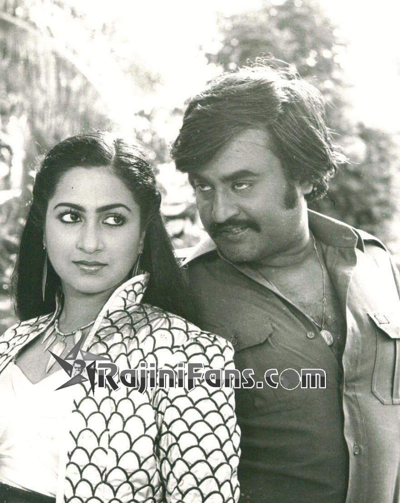 Moondru Mugam (1982) - Photo Gallery - Rajinifans.com photo 142