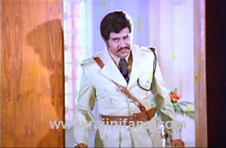 Moondru Mugam (1982) - Photo Gallery (Part 3)- Rajinifans.com photo 54