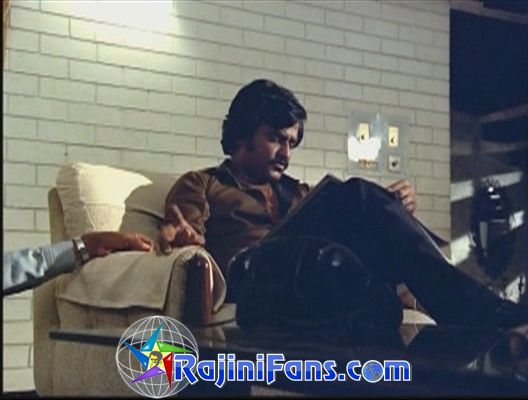 Naan Mahaan Alla (1984) - Part 2 - Photo Gallery - Rajinifans.com photo 39