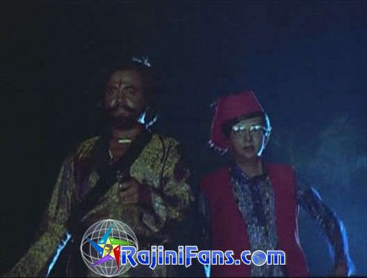 Naan Mahaan Alla (1984) - Part 4 - Photo Gallery - Rajinifans.com photo 62