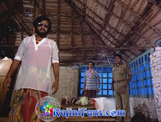 Naan Mahaan Alla (1984) - Part 4 - Photo Gallery - Rajinifans.com photo 71
