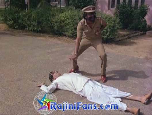 Naan Mahaan Alla (1984) - Part 5 - Photo Gallery - Rajinifans.com photo 82