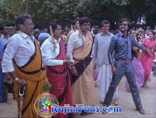 Naan Mahaan Alla (1984) - Part 5 - Photo Gallery - Rajinifans.com photo 87