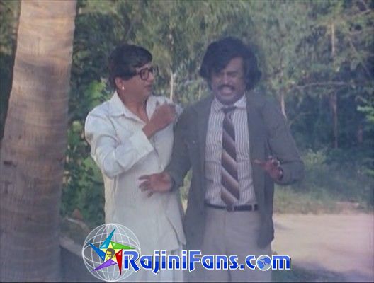 Naan Mahaan Alla (1984) - Part 5 - Photo Gallery - Rajinifans.com photo 93