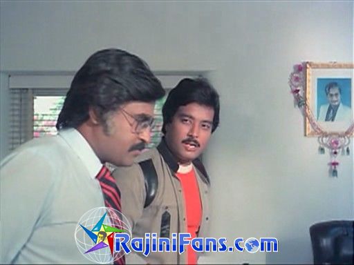 Nallavanukku Nallavan (1984) - Part 5 photo 100