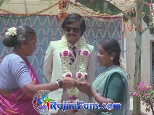 Nallavanukku Nallavan (1984) - Part 6 - Photo Gallery - Rajinifans.com photo 102