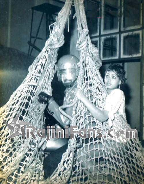 Paayum Puli (1983) photo 19