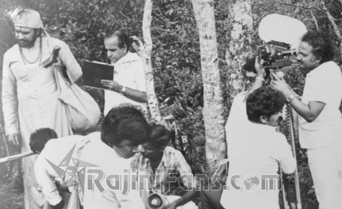Superstar Rajinikanth Movie Shooting Photos & Working Stills - Rajinifans.com photo 11
