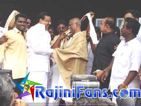 Superstar Rajinikanth fast for Cauvery Water in 2002 - Part 2 - Special Moment Photos - Rajinifans.com photo 61