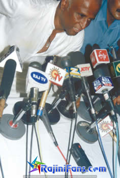 Superstar Rajinikanth fast for Cauvery Water in 2002 - Part 3 - Special Moment Photos - Rajinifans.com photo 63