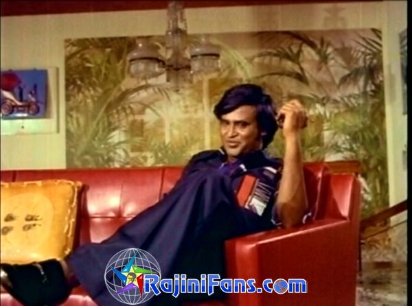 Thillu Mullu (1981) - Part 3 - Photo Gallery - Rajinifans.com photo 52