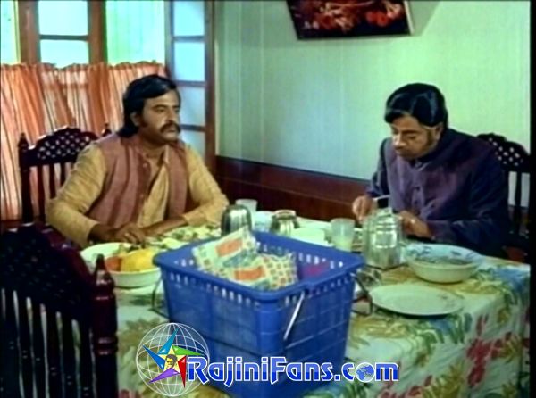 Thillu Mullu (1981) - Part 4 - Photo Gallery - Rajinifans.com photo 64