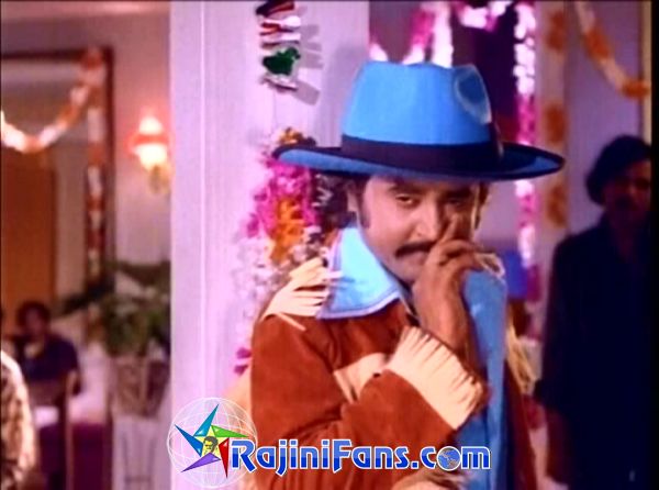 Thillu Mullu (1981) - Part 4 - Photo Gallery - Rajinifans.com photo 78