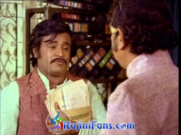 Thillu Mullu (1981) - Part 5 - Photo Gallery - Rajinifans.com photo 94