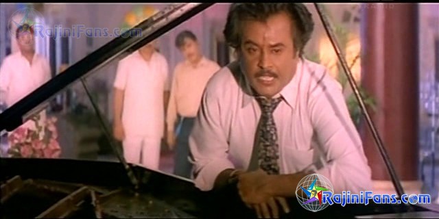 Uzhaippali (1993) - Part 6 photo 112