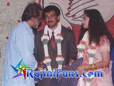 Superstar Rajinikanth blesses Ajith Shalini at wedding
