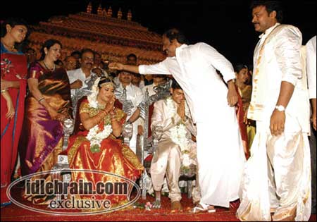 Rajinikanth blesses couple at Sushmita wedding function