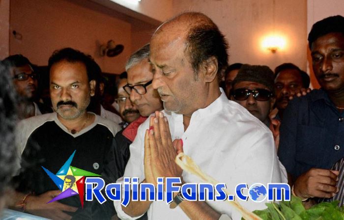 Rajinikanth pays homage to Cho Ramaswamy