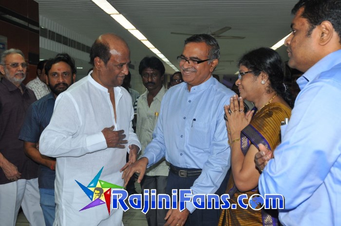 Rajinikanth pays homage to K. Balachander