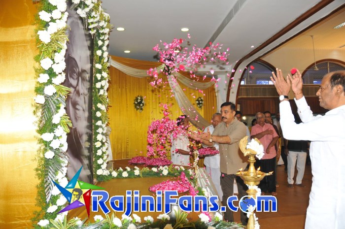 Rajinikanth at K. Balachander funeral