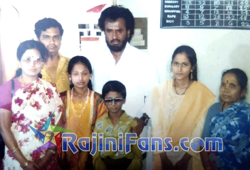 Rajinikanth fans take photo with Thaliavar Rajinikanth (Part 7) - Rajinifans.com photo 129