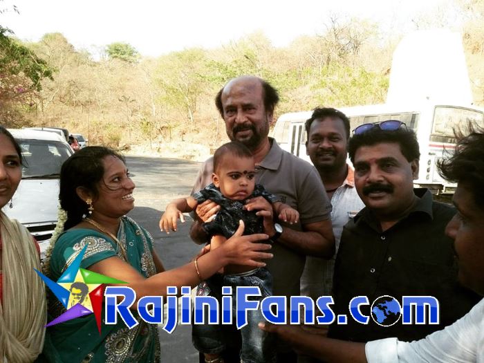 Rajinikanth fans take photo with Thaliavar Rajinikanth (Part 5) - Rajinifans.com photo 81