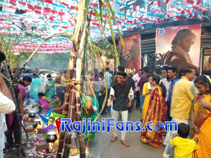 Petta FDFS in North India (Mumbai)