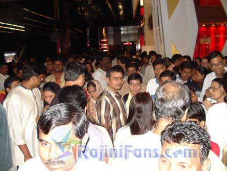 Thailand & Bangkok : Sivaji The Boss FDFS Celebrations