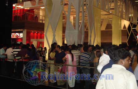 Thailand & Bangkok : Sivaji The Boss FDFS Celebrations