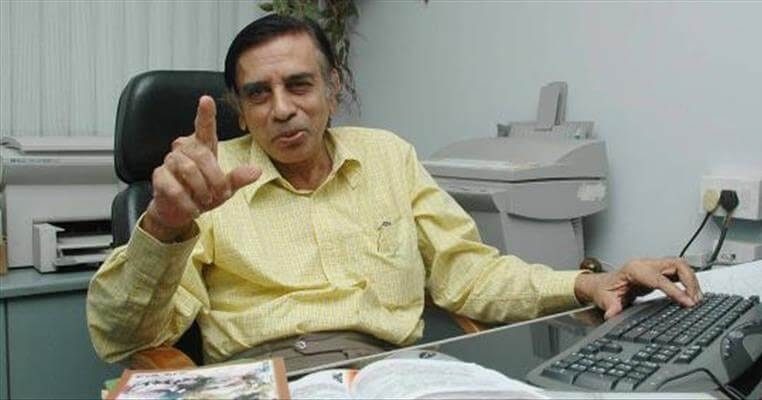 எழுத்தாளர் சுஜாதாவுக்கு ரஜினிகாந்த் இறுதி அஞ்சலி